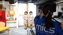 ミクスのスタジオで収録しています!
